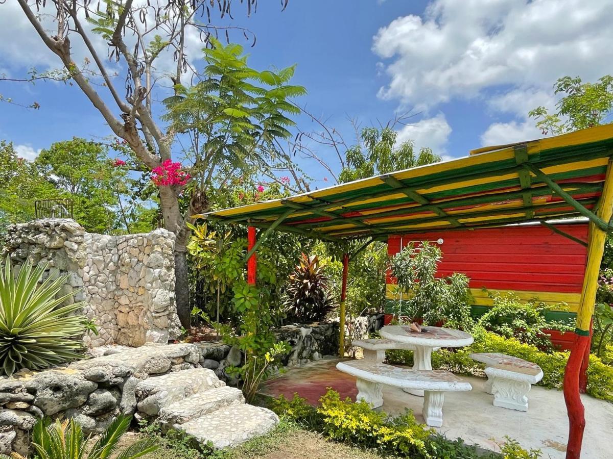 Judy House 2 - Lewis Backpacker Hostel Little Bay Extérieur photo
